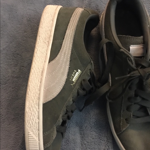 Women’s Puma sneakers - Picture 2 of 5